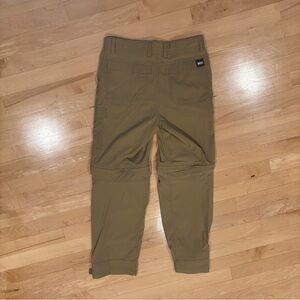 REI Women’s Tan Convertible Cargo Pants for Hiking & Outdoor Activities